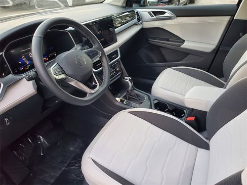 New 2025 Volkswagen Taos SE image 7