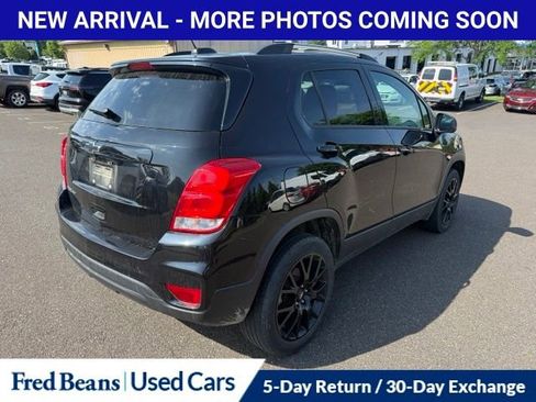 Used 2022 Chevrolet Trax LT w/ Midnight Edition AWD/4WD image 15