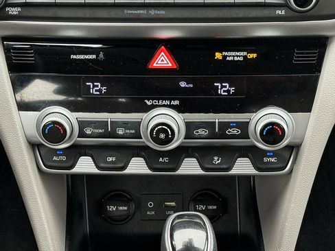 Used 2020 Hyundai Elantra SEL image 25