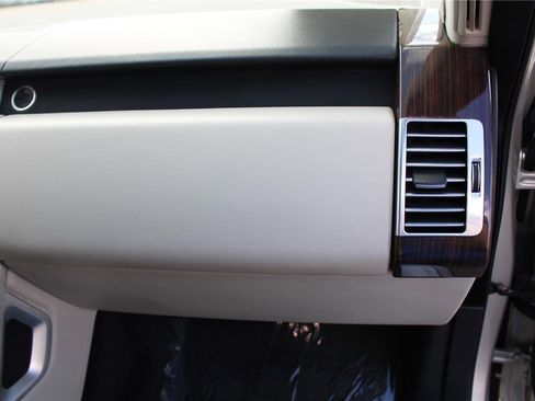 Used 2014 Land Rover Range Rover HSE image 44