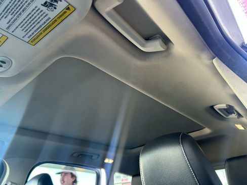 Used 2019 Ford Escape Titanium image 17