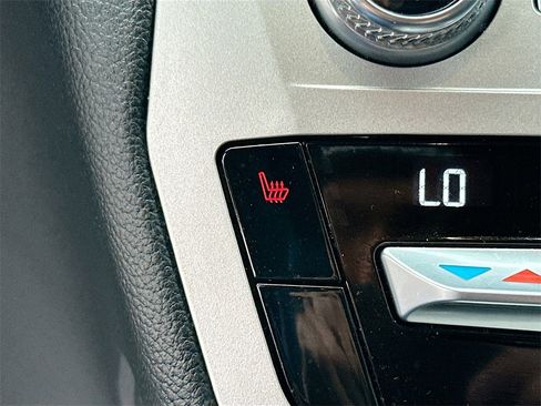 Used 2021 Ford Explorer XLT image 19