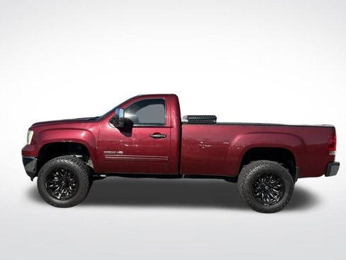 Used 2013 GMC Sierra 2500 SLE w/ Suspension Package, Off-Road image 3