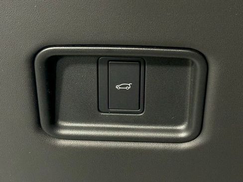 New 2026 Land Rover Range Rover Long Wheelbase SE image 39