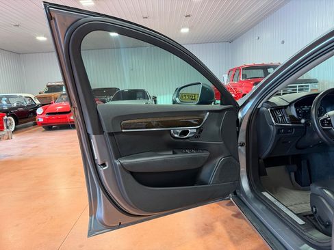 Used 2018 Volvo S90 T5 Momentum AWD/4WD image 17