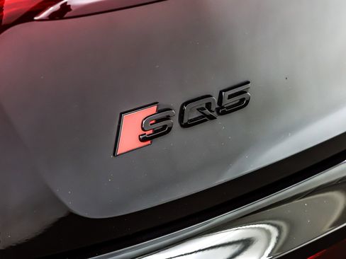 Used 2023 Audi SQ5 Premium Plus w/ Premium Plus Package image 10