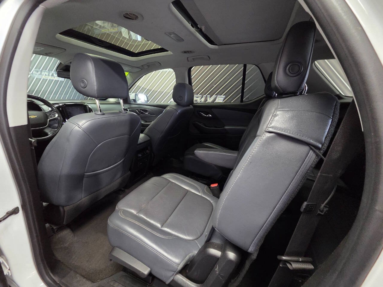 Used 2018 Chevrolet Traverse Premier w/ Driver Confidence II Package FWD image 31