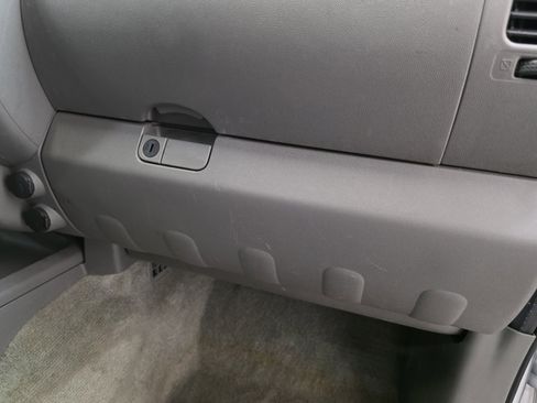 Used 2014 Nissan Frontier SV image 37