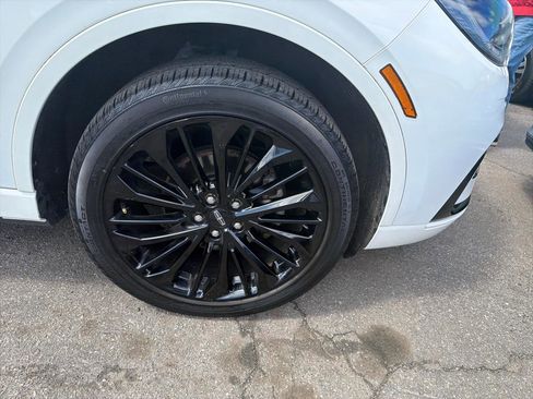 Used 2023 Lincoln Corsair AWD w/ Equipment Group 101A image 4