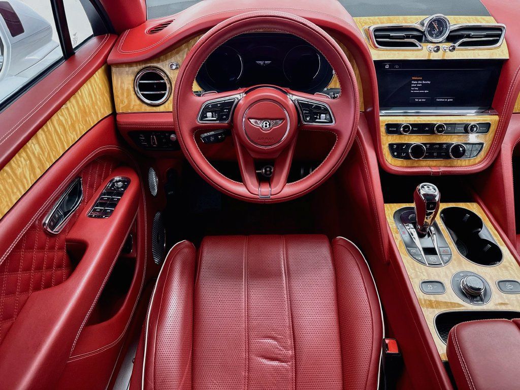 Certified 2022 Bentley Bentayga AWD/4WD image 10