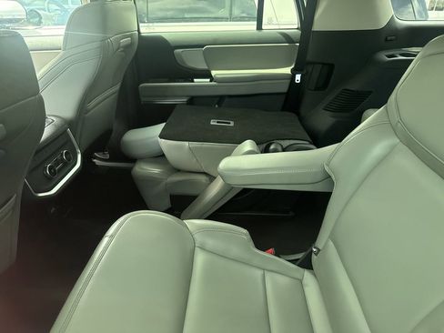 Used 2025 Ford Expedition Max Active AWD/4WD image 13