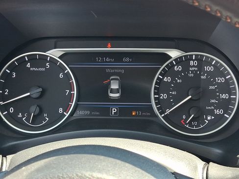 Used 2023 Nissan Sentra SR w/ SR Premium Package FWD image 23