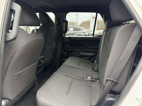 Certified 2025 Toyota 4Runner SR5 AWD/4WD image 16