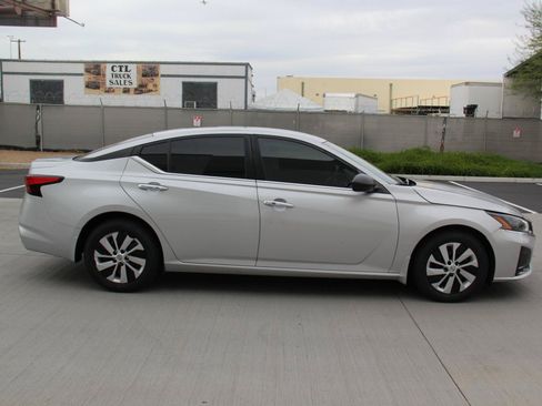 Used 2024 Nissan Altima 2.5 S FWD image 4