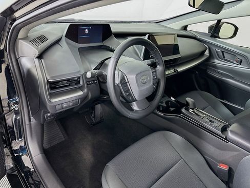 Used 2024 Toyota Prius LE image 9