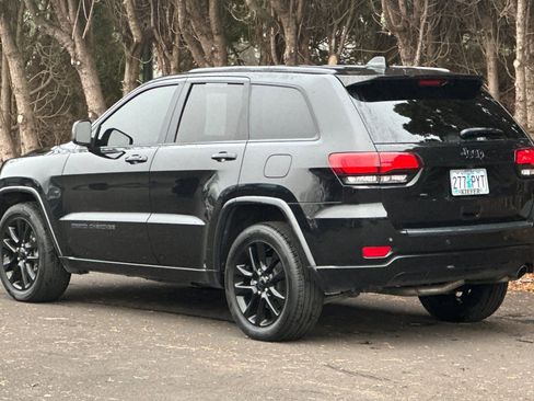 Used 2021 Jeep Grand Cherokee Laredo X image 6