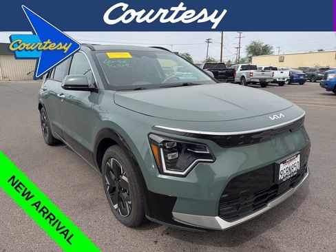 Used 2023 Kia Niro Wave FWD image 1