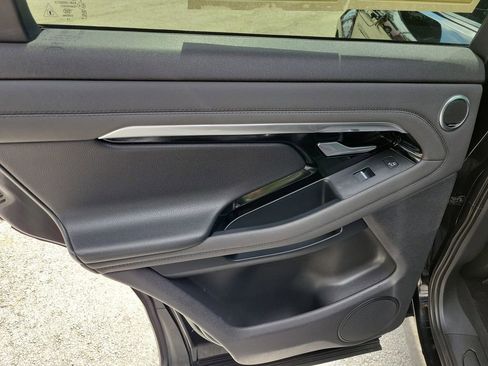 Used 2020 Land Rover Range Rover Evoque SE image 16
