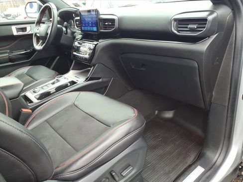 Certified 2023 Ford Explorer ST-Line image 9