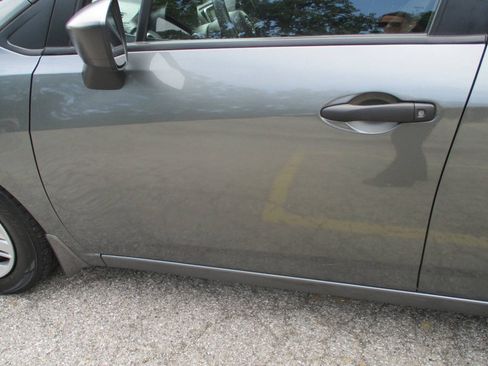 Used 2021 Nissan Versa S FWD image 14