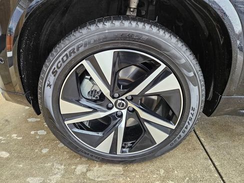 Used 2023 Volvo XC90 T8 Plus w/ Protection Package Premier image 9