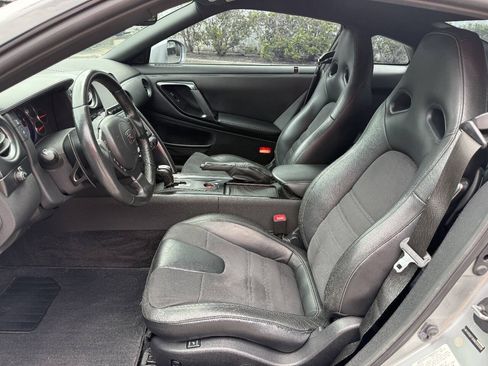 Used 2016 Nissan GT-R Premium AWD/4WD image 13