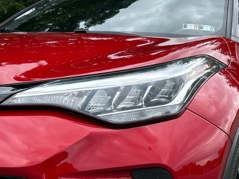Used 2020 Toyota C-HR XLE FWD image 10