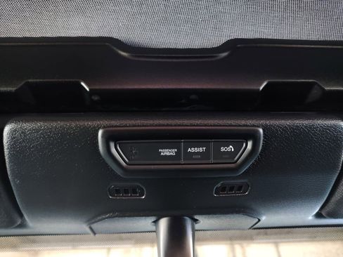 Used 2023 Jeep Gladiator Overland w/ Cold Weather Group image 6