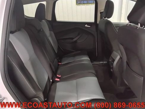 Used 2019 Ford Escape SE image 15