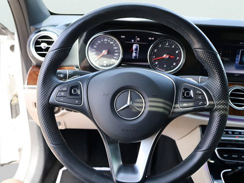 Certified 2017 Mercedes-Benz E 300 4MATIC image 30