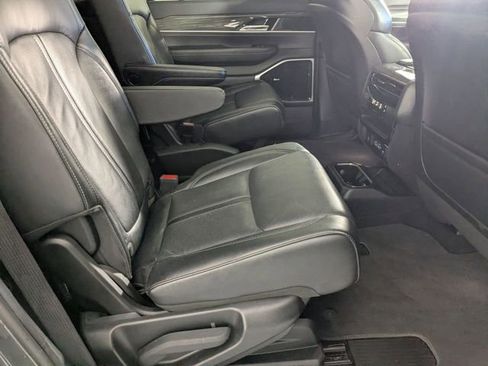 Used 2022 Jeep Wagoneer Series III w/ Premium Group I image 34