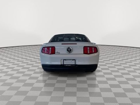 Used 2010 Ford Mustang Coupe RWD image 9