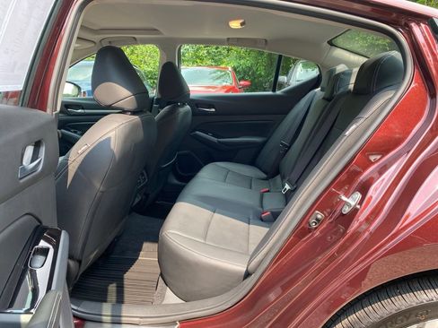 Used 2025 Nissan Altima 2.5 SL AWD/4WD image 19
