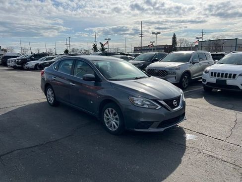 Used 2019 Nissan Sentra SV image 3
