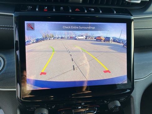 Used 2023 Jeep Grand Cherokee L Limited image 19