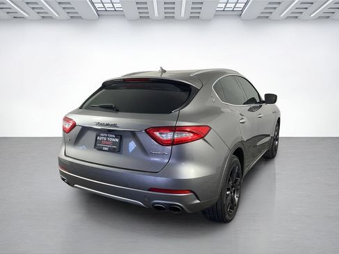 Used 2019 Maserati Levante GranLusso AWD/4WD image 2