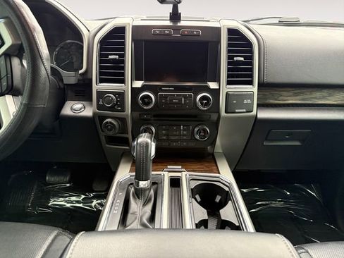 Used 2018 Ford F150 Lariat w/ Equipment Group 502A Luxury image 11