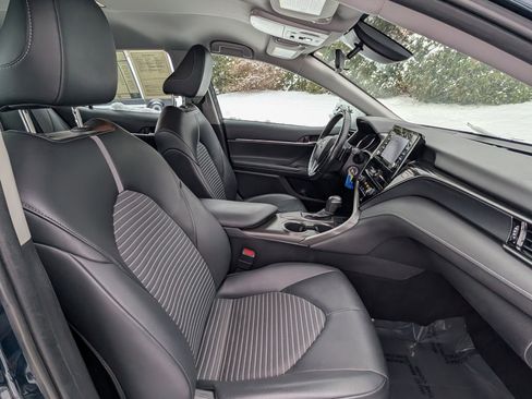 Used 2021 Toyota Camry SE image 12