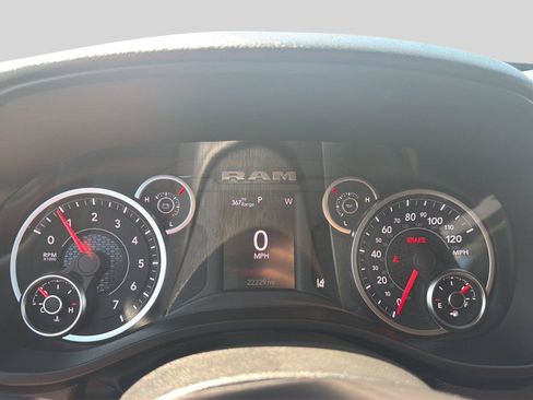 Used 2025 RAM 1500 Big Horn AWD/4WD image 13
