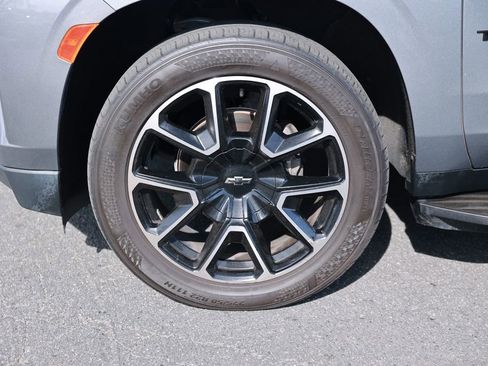 Used 2022 Chevrolet Tahoe RST w/ Luxury Package image 11