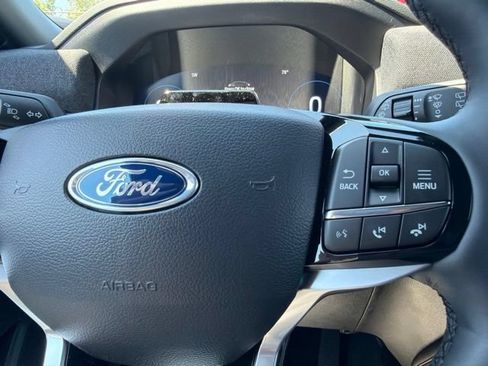 New 2026 Ford Explorer Platinum w/ LUX Leather Package AWD/4WD image 24