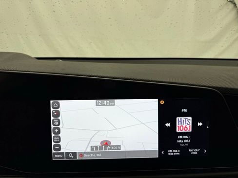 Used 2023 Kia Niro EX image 32