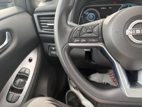 Used 2025 Nissan Leaf S FWD image 7