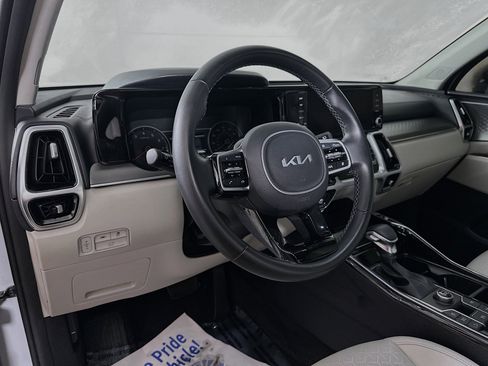 Used 2022 Kia Sorento SX image 10