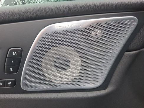 Used 2022 Volvo XC60 B6 R-Design w/ Advanced Package image 16