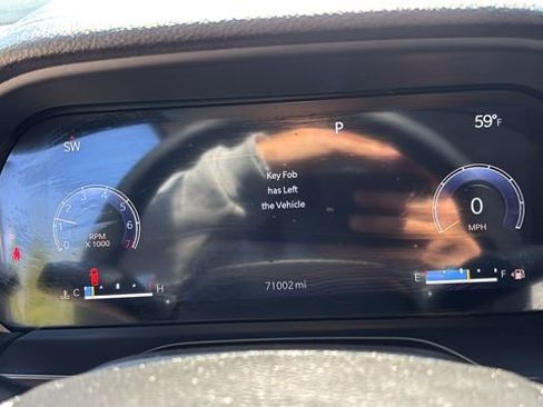 Used 2023 Jeep Grand Cherokee Limited w/ Luxury Tech Group II AWD/4WD image 13