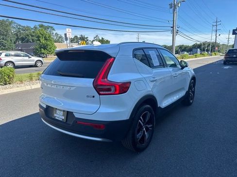 Certified 2025 Volvo XC40 B5 Core AWD/4WD image 5