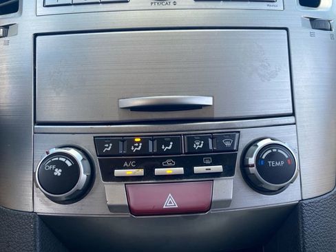 Used 2011 Subaru Outback 2.5i Premium w/ All-Weather Pkg AWD/4WD image 18