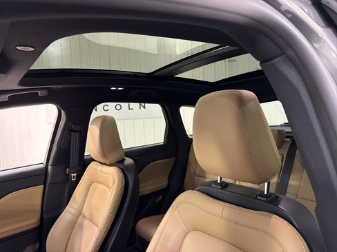 Used 2022 Lincoln Corsair Reserve w/ Elements Package image 10