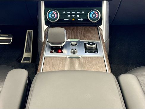 Used 2023 Land Rover Range Rover Autobiography AWD/4WD image 12